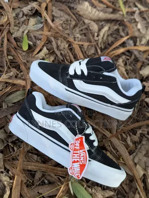Vans Black/White Sneakers - Classic Skate Street Shoes