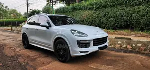 Porsche Cayenne GTS AWD 2016 White
