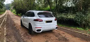 Porsche Cayenne GTS AWD 2016 White