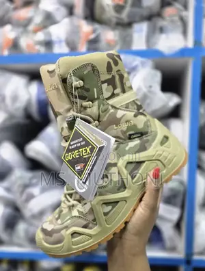 Lowa Tactical Military Combat Boots With a Gore-Tex Liner Size 40-45