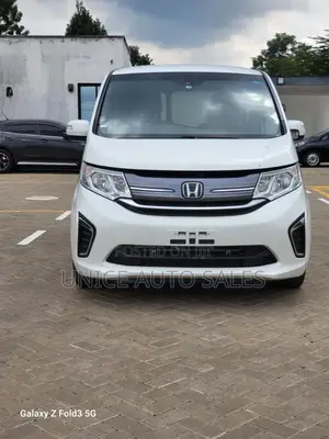 Honda Stepwgn 2017 White