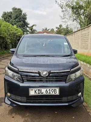 Toyota Voxy 2016 Blue