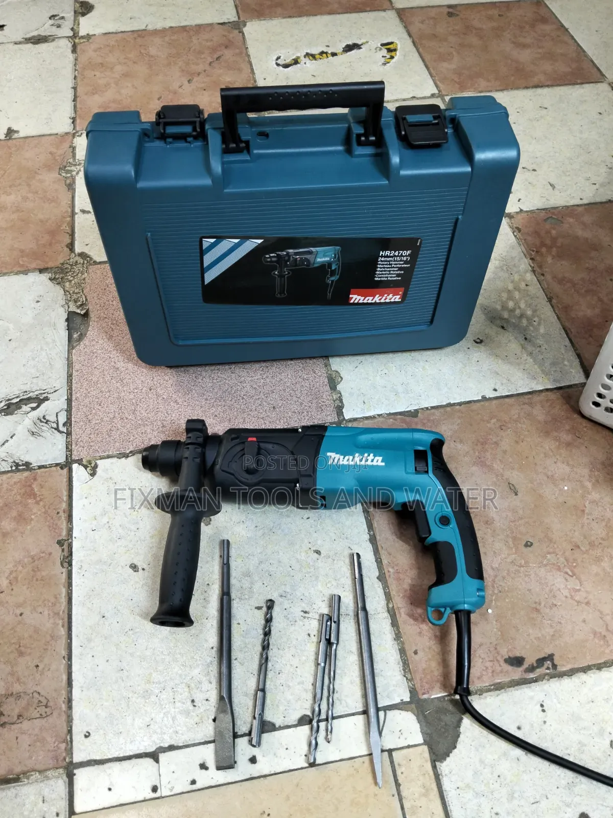 Makita Rotary Hammer Drill Set 800 Watts + 5 Bits