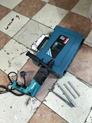 Makita Rotary Hammer Drill Set 800 Watts + 5 Bits