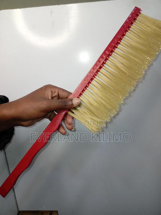 Red Harvesting Honey Brush - main view