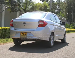 Ford Figo 2015 Silver