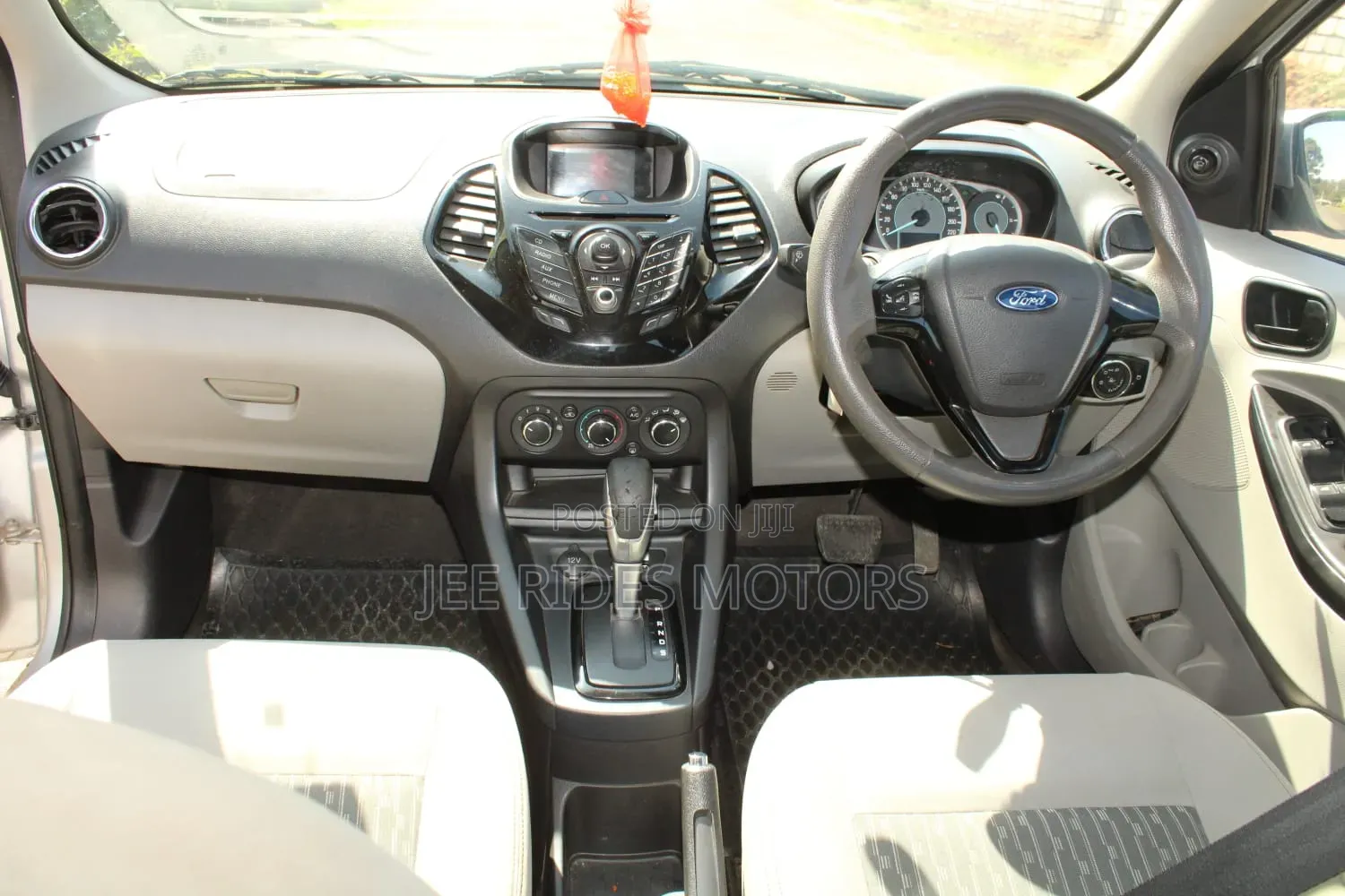 Ford Figo 2015 Silver
