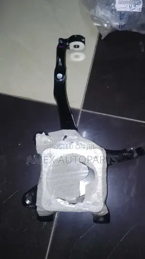Steering Knuckle Toyota Land Cruiser Prado Kdj120 RHS- Genuine
