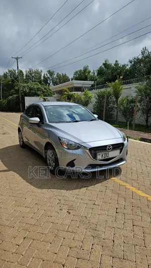 Mazda Demio 2018 Silver
