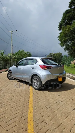 Mazda Demio 2018 Silver