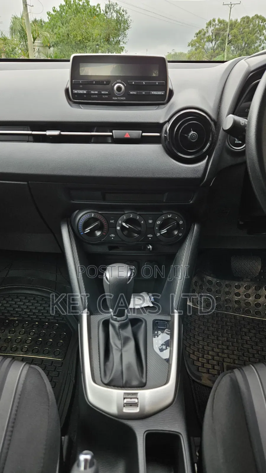 Mazda Demio 2018 Silver