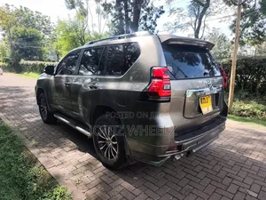 Toyota Land Cruiser Prado 3.0 TD 2010 Gold