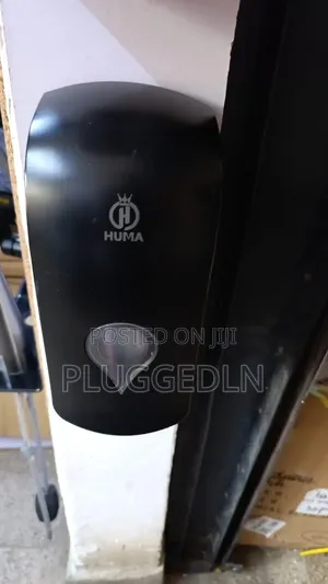 Huma 1000ml Manual Wall-Mounted Soap Dispenser.