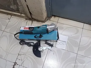 Makita Grinder 9inch