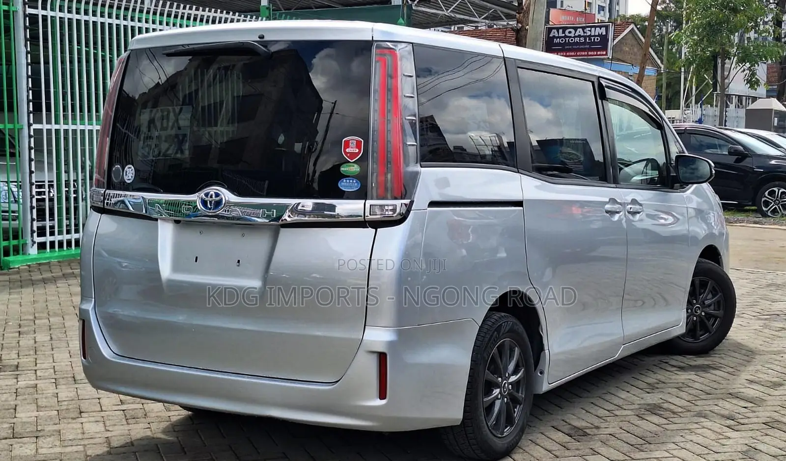 Toyota Noah 2019 Silver