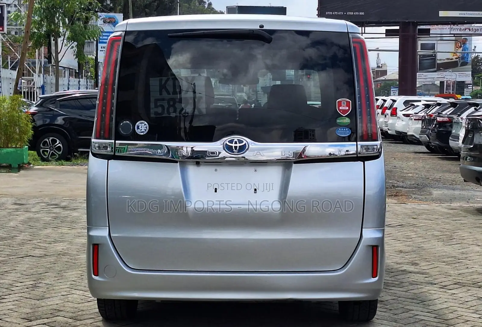 Toyota Noah 2019 Silver