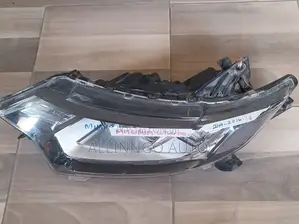 Mitsubishi Outlander Headlight