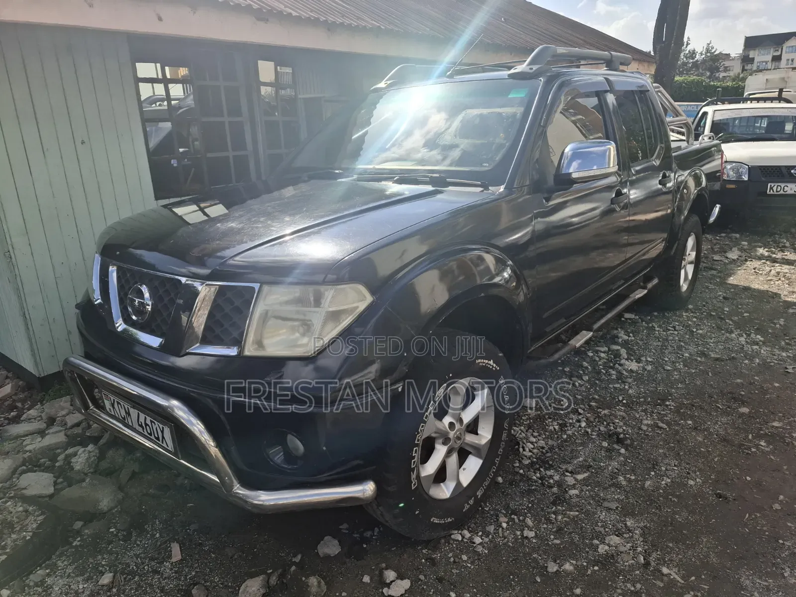Nissan Navara 2010 Black