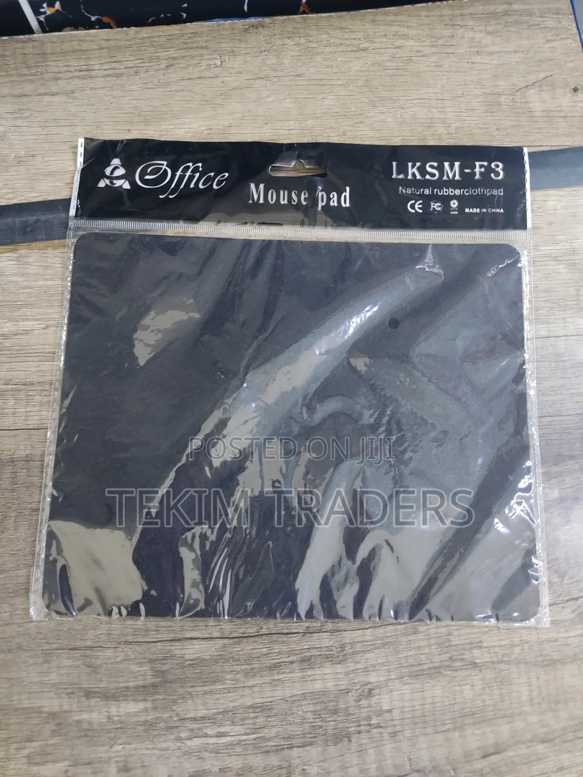 Smooth Surface for Precision Mouse Pad