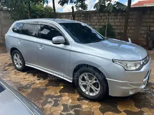 Mitsubishi Outlander 2013 Gray