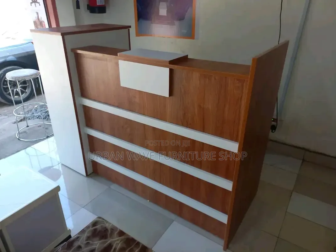General Receptionist Secretary Desk