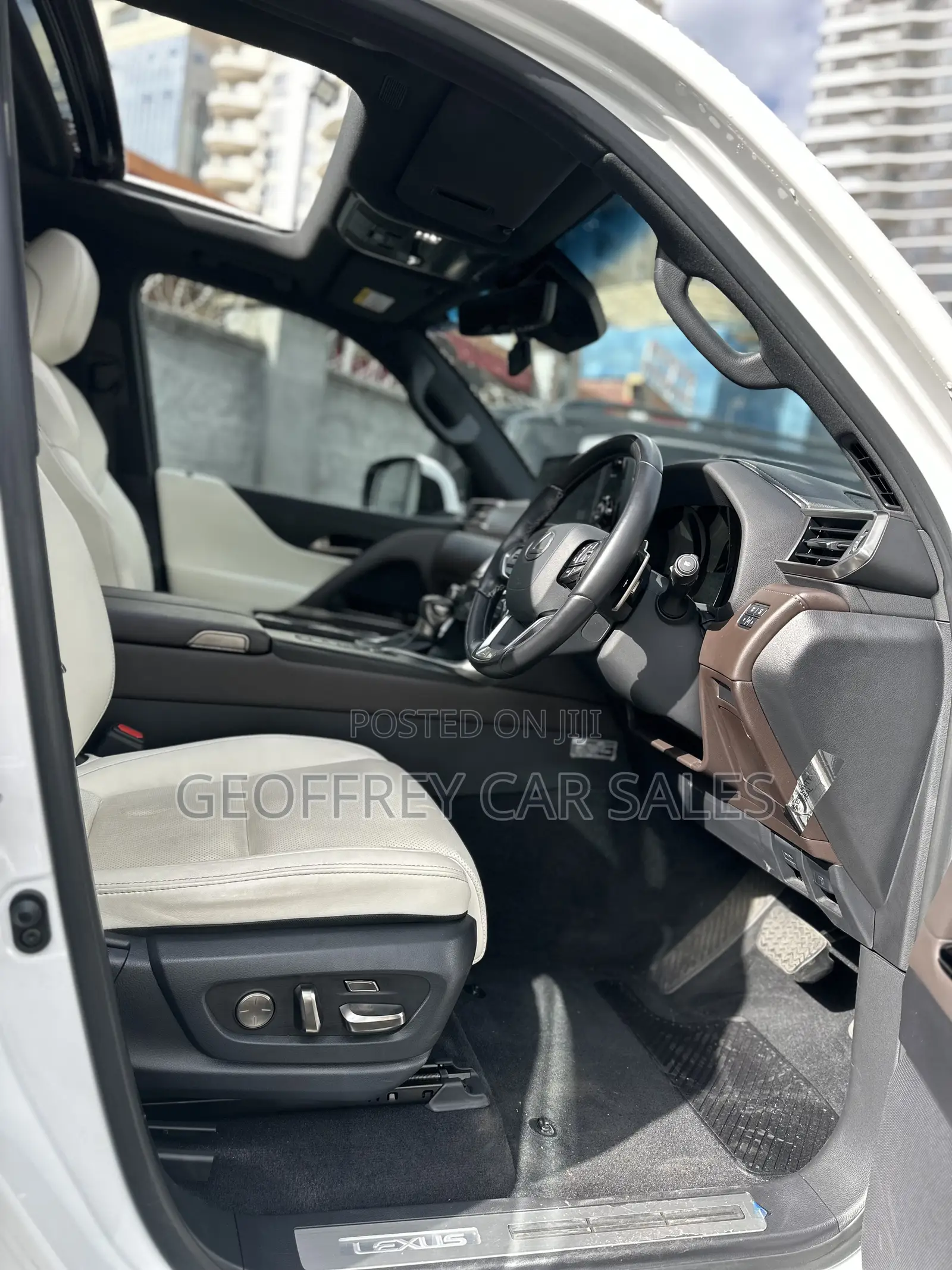 Lexus LX 600 2022 White
