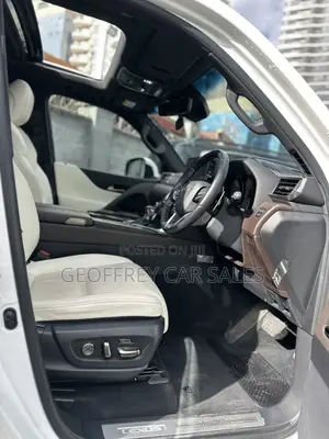 Lexus LX 600 2022 White