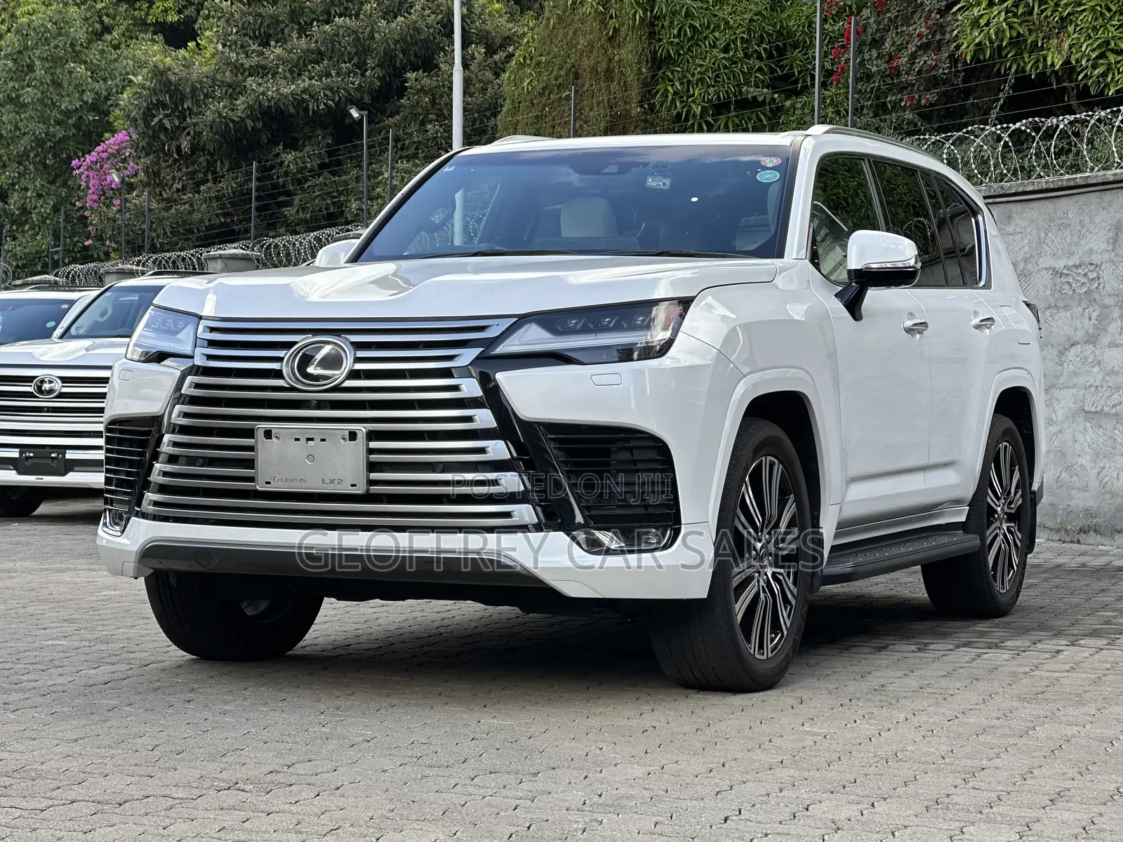 Lexus LX 600 2022 White