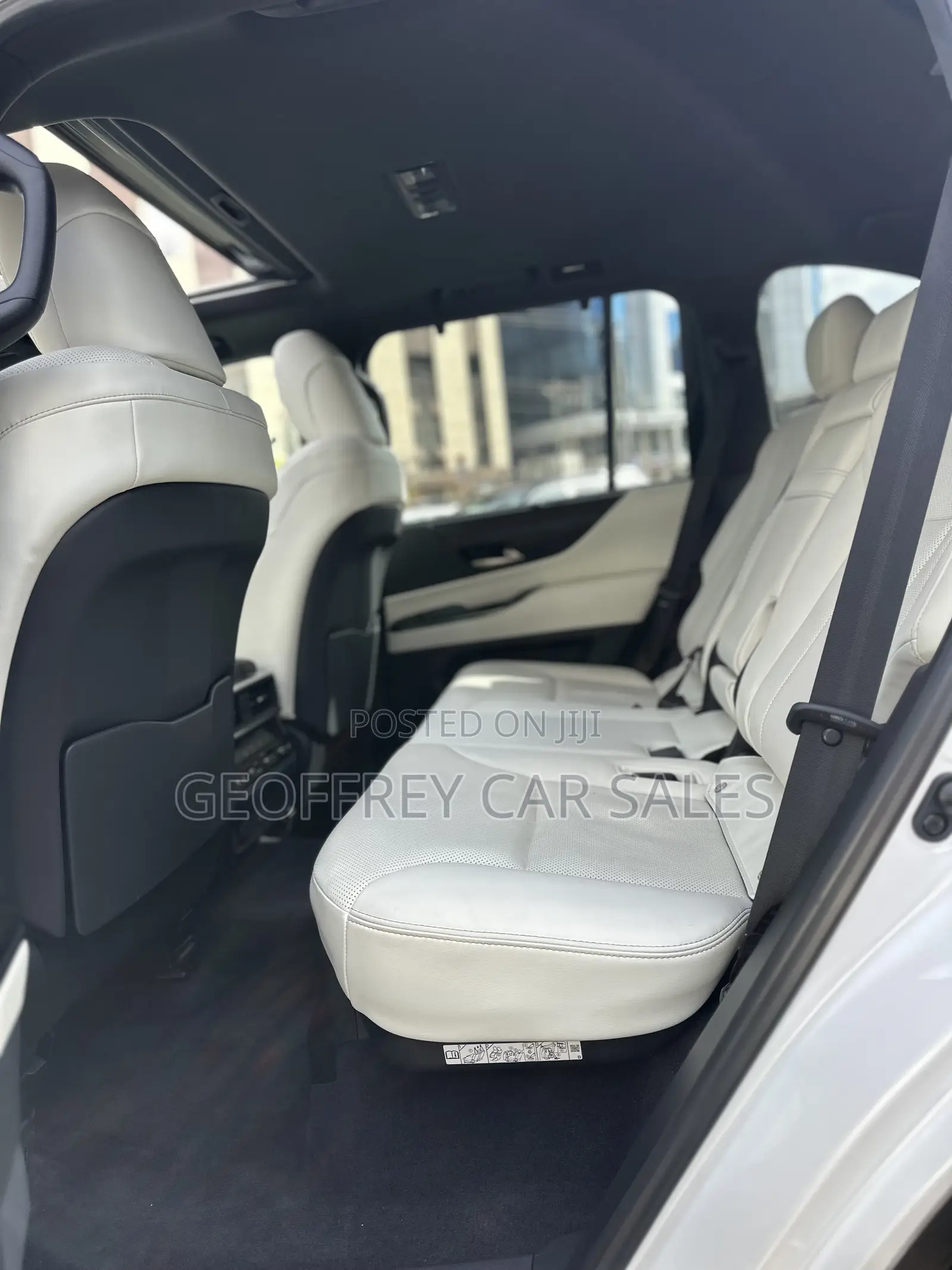 Lexus LX 600 2022 White