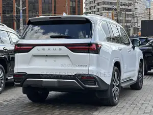 Lexus LX 600 2022 White