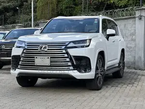 Lexus LX 600 2022 White