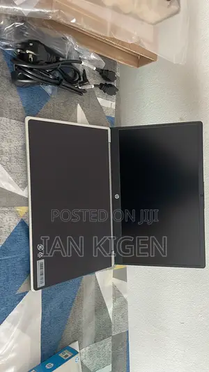 New Laptop HP 250 G10 16GB AMD Ryzen 7 SSD 1T
