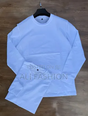 Long Sleeved Round Neck Plain