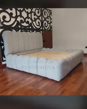 Royal Cream and White Bubble Bed (5 by 6)