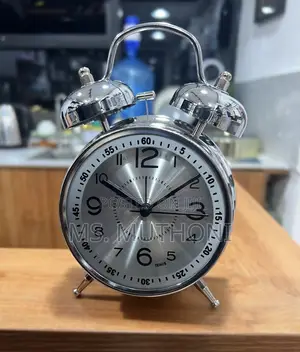 Retro Style Silver Twin Bell Analog Alarm Clock.