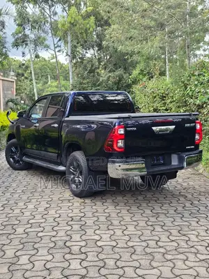 Toyota Hilux 2020 Blue