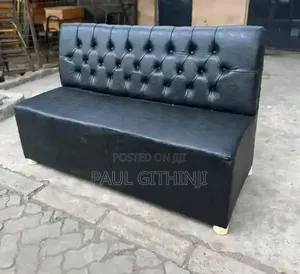 3 Persons Black Bench
