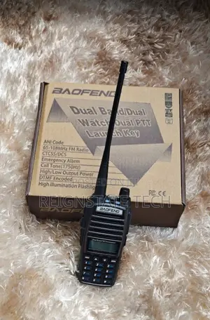 Baofeng Walkie Talkie Uv-82 - Dual Band, Full Kit