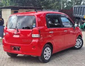 Toyota Porte 1.5 FWD 2019 Red