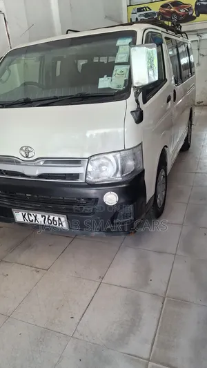 Toyota HiAce 2014 White