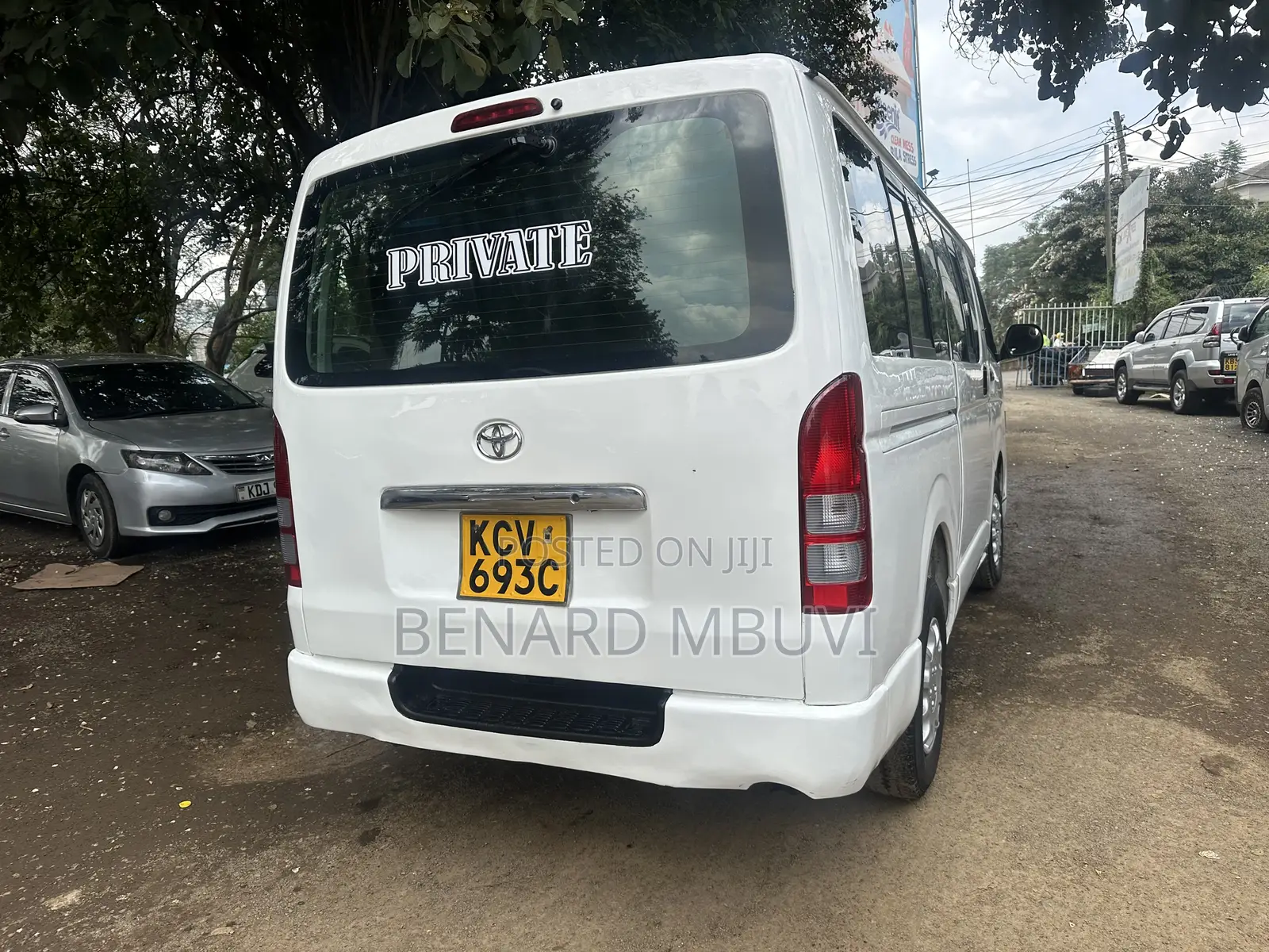Toyota HiAce 2013 White