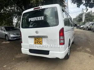 Toyota HiAce 2013 White