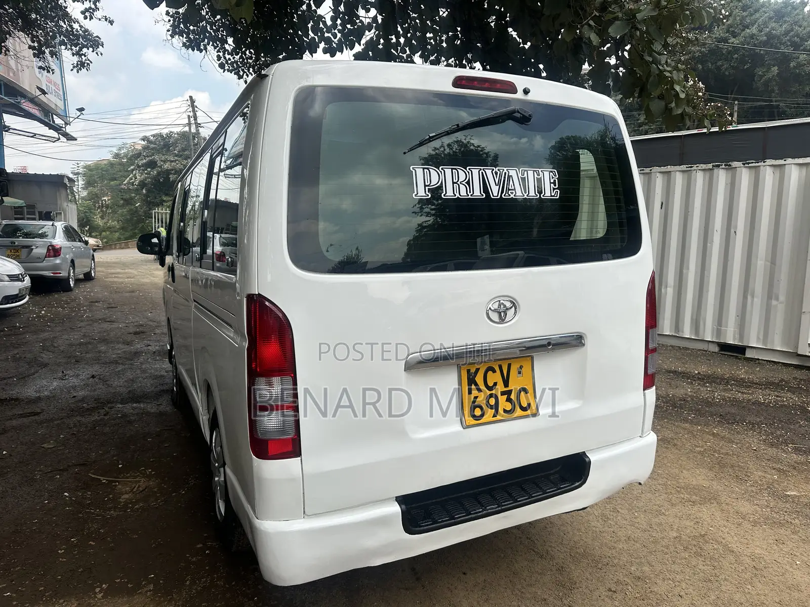 Toyota HiAce 2013 White