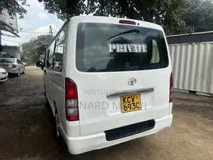 Toyota HiAce 2013 White