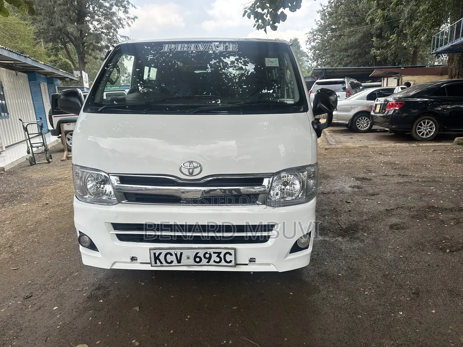 Toyota HiAce 2013 White