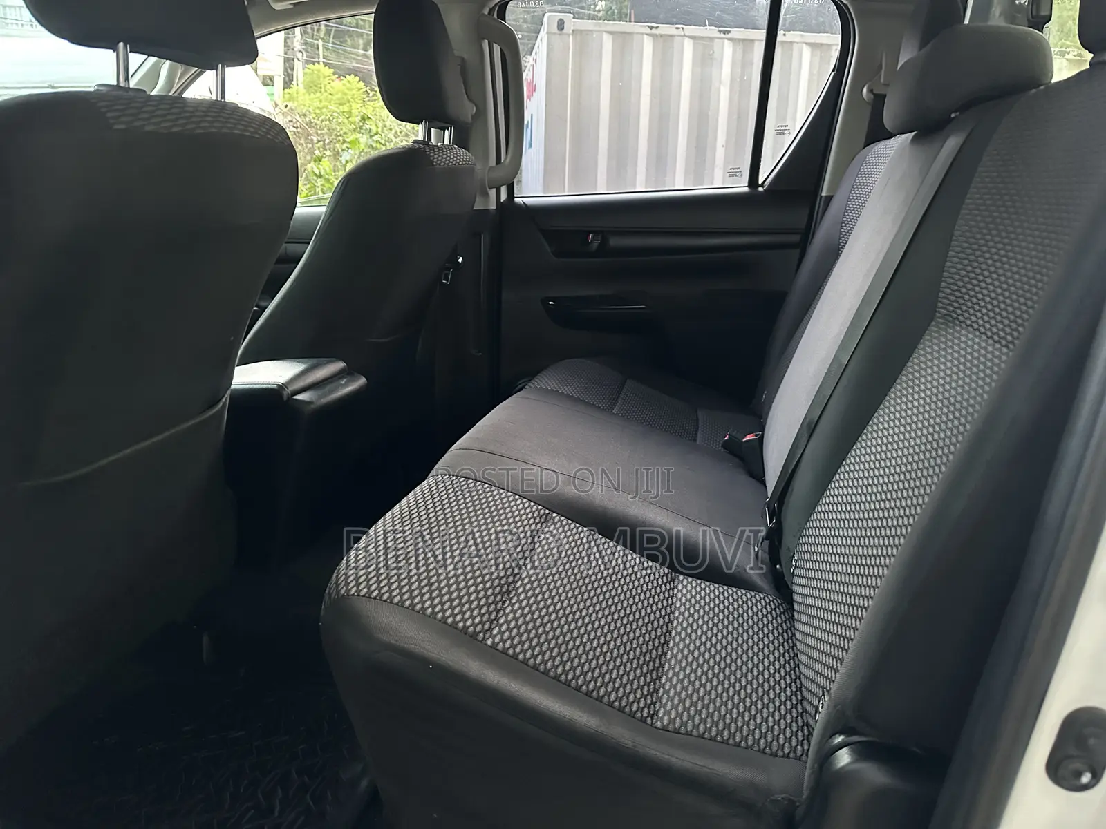 Toyota HiAce 2013 White