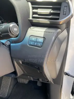 Lexus LX 2022 White