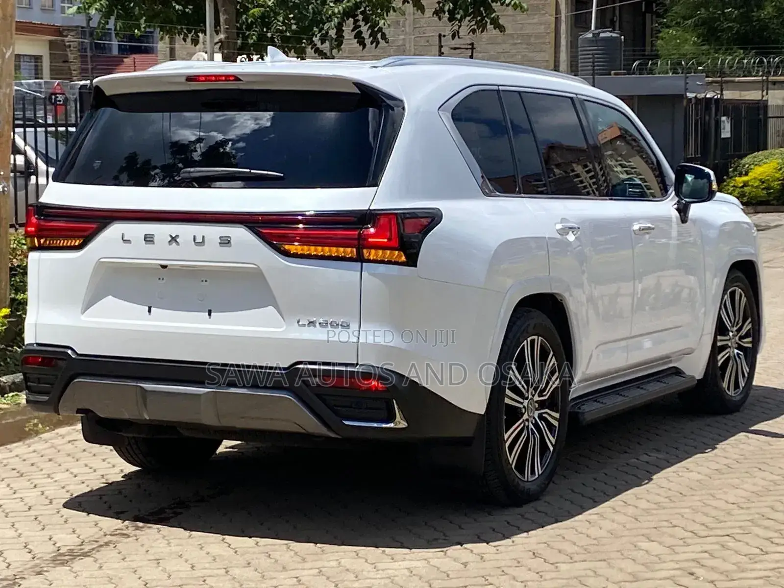 Lexus LX 2022 White