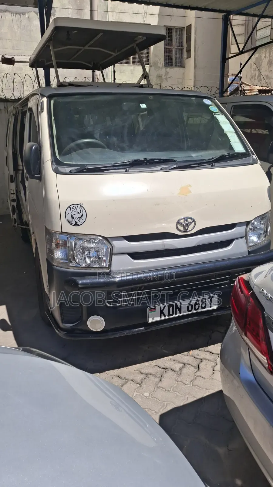 Toyota HiAce 2016 Grey