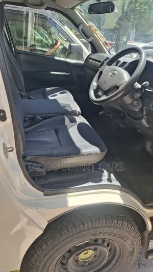 Toyota HiAce 2016 Grey